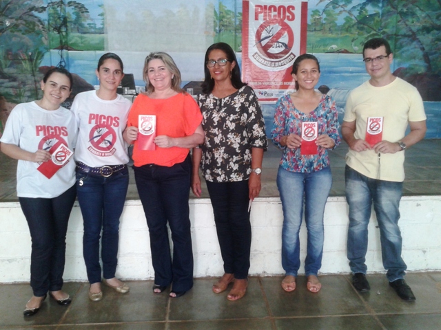Equipe de saúde e educação.